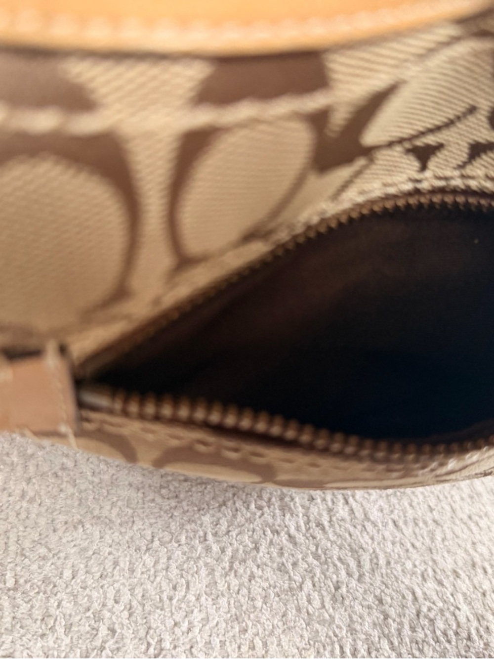 Coach Signature Hobo Shoulder Bag H0685-10402 Brown Tan Canvas Leather Trim - Picture 9 of 10